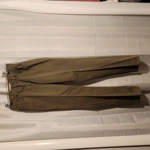 L.L. Bean Women's size 6 army green Reg classic fit straight jeans